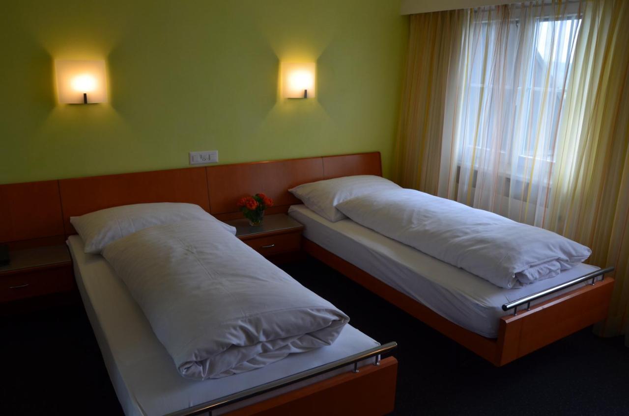 Hotel Urs Und Viktor Bettlach Oda fotoğraf